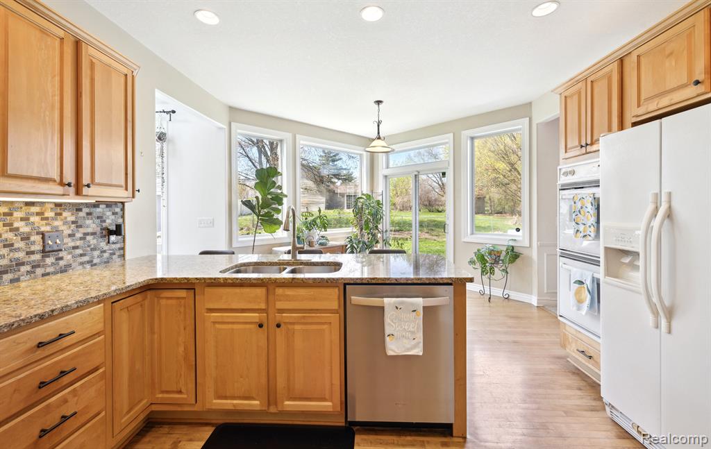 7520 FAIRVIEW Drive, Goodrich Vlg, MI — Photo 16
