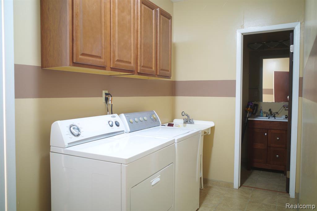 41425 GREENWOOD Drive, Canton, MI 48187 — Photo 12