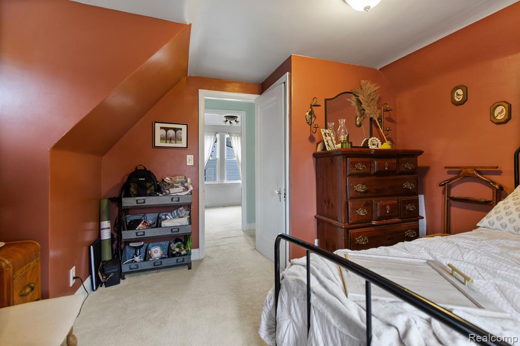 716 WOODLAWN Avenue, Royal Oak, MI 48073 — Photo 19