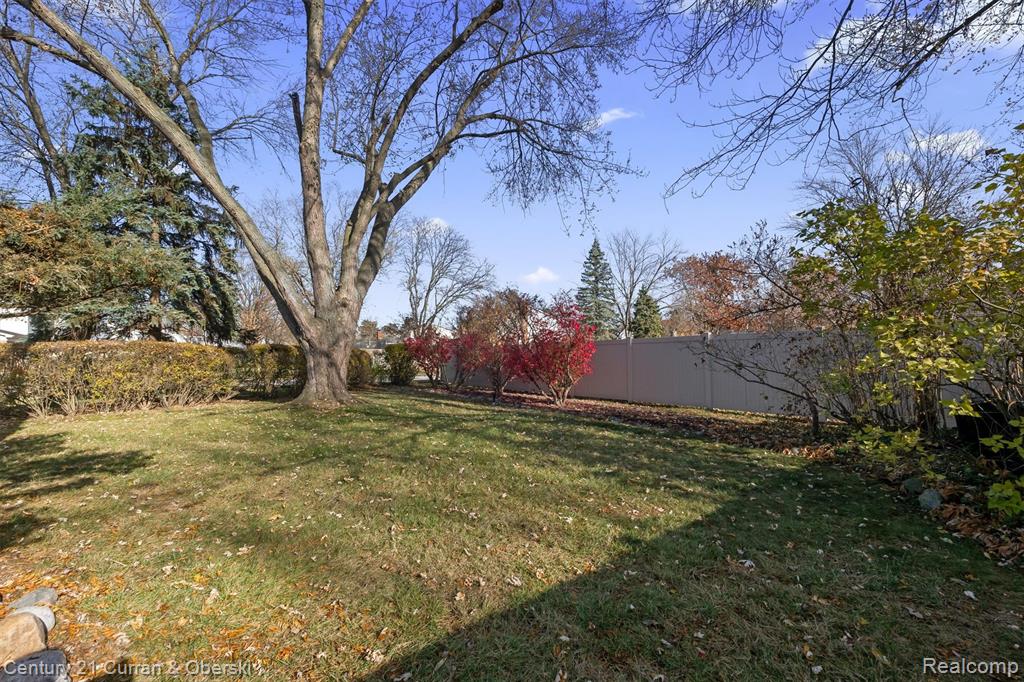 19419 Coachwood Road, Riverview, MI 48193 — Photo 41