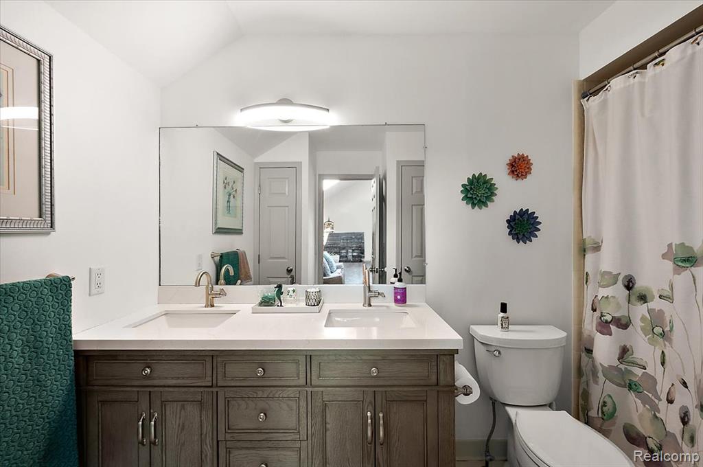 42228 Lochmoor Street, Clinton Twp, MI 48038 — Photo 31