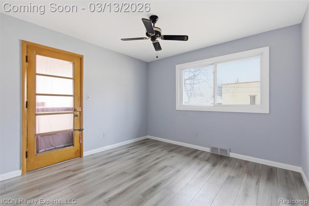 24351 Kipling Street, Oak Park, MI 48237 — Photo 16