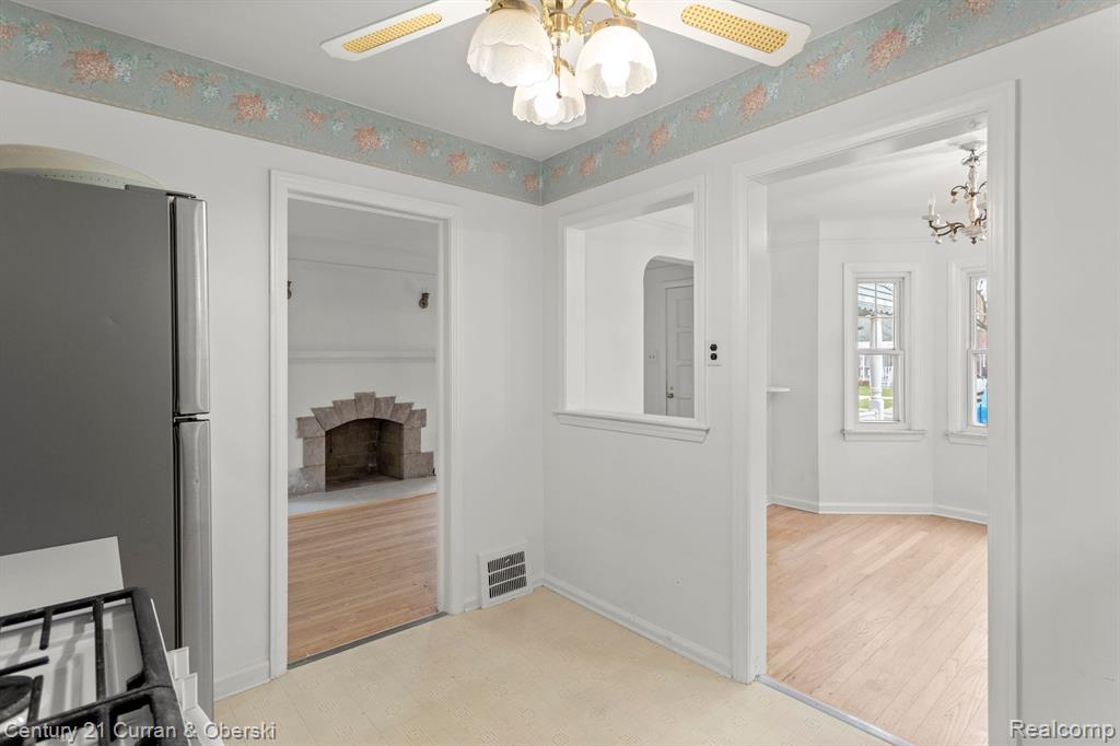 6535 ORCHARD Avenue, Dearborn, MI 48126 — Photo 12