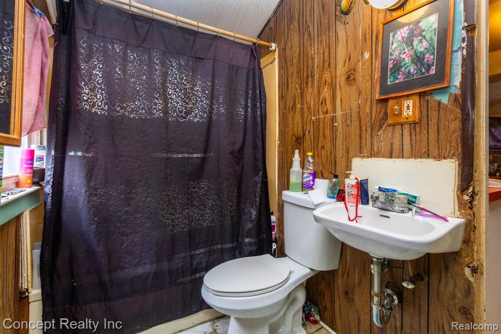 957 Park Avenue, Lincoln Park, MI 48146 — Photo 25