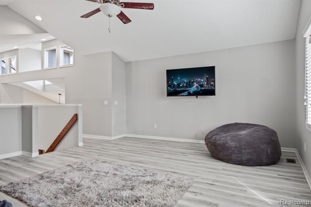 7111 Elder Court S, West Bloomfield, MI 48324 — Photo 25