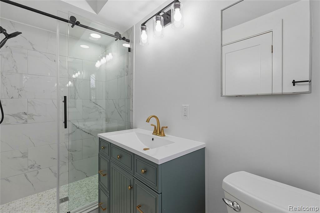 5119 Greenbriar Drive, West Bloomfield, MI 48323 — Photo 26