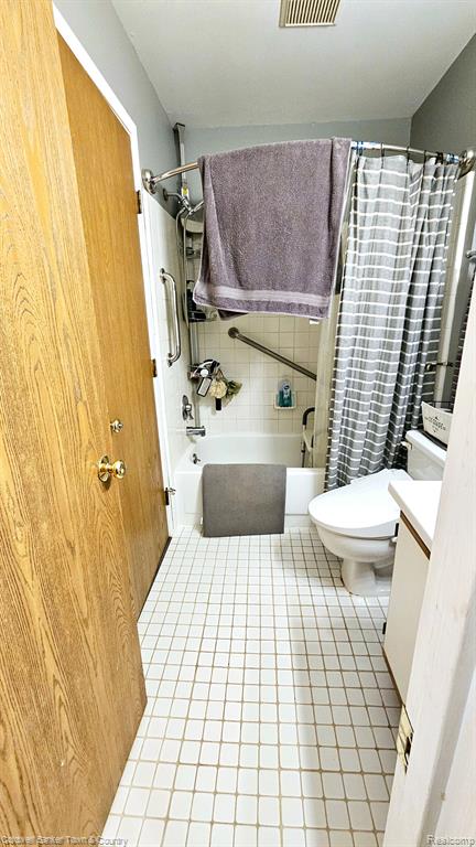 307 SPRING BROOKE Drive, Brighton, MI 48116 — Photo 14