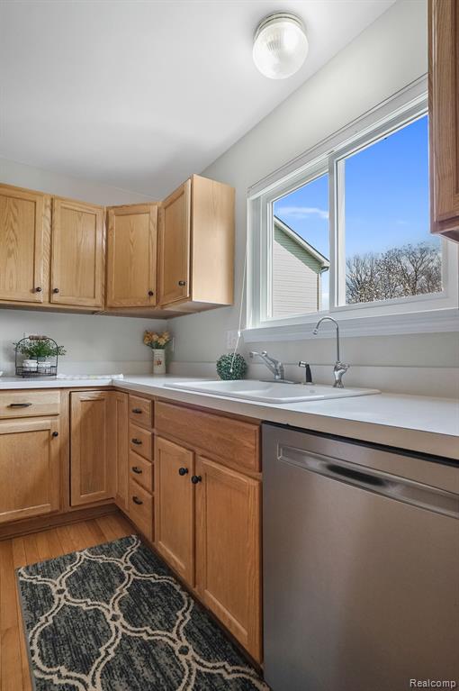 21191 GREENBRIAR Lane, South Lyon, MI 48178 — Photo 16