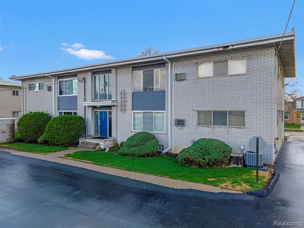 4820 Briarwood Avenue, 4, Royal Oak, MI 48073 — Photo 4