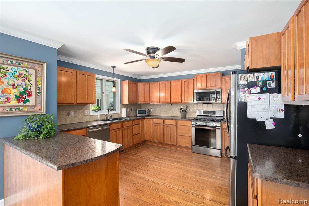 5200 BRIDGE Trail W, Commerce Twp, MI 48382 — Photo 10