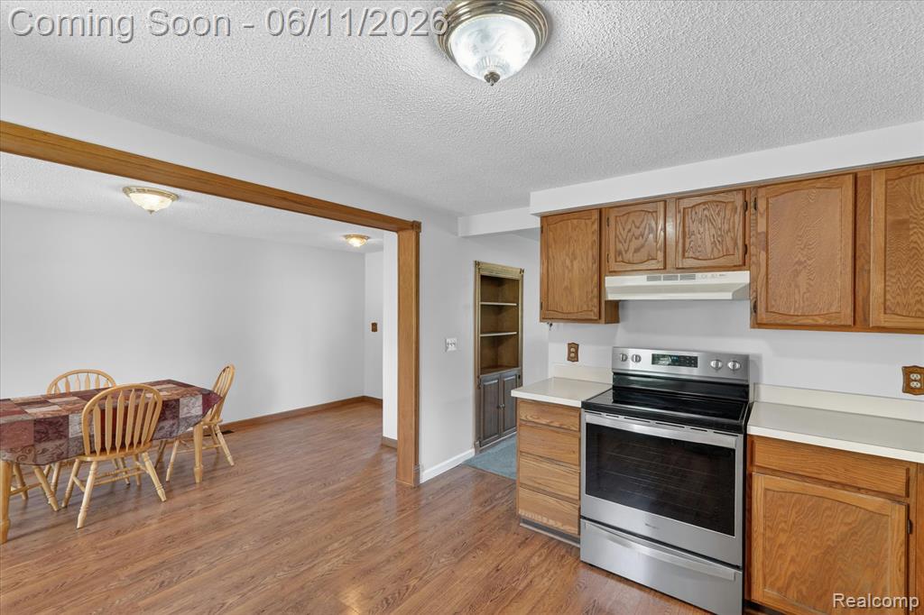 5464 E Maple Avenue, Grand Blanc, MI 48439 — Photo 15