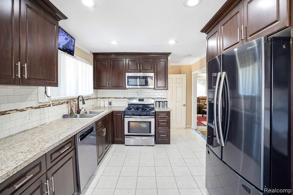 4663 Mead Street N, Dearborn, MI 48126 — Photo 20