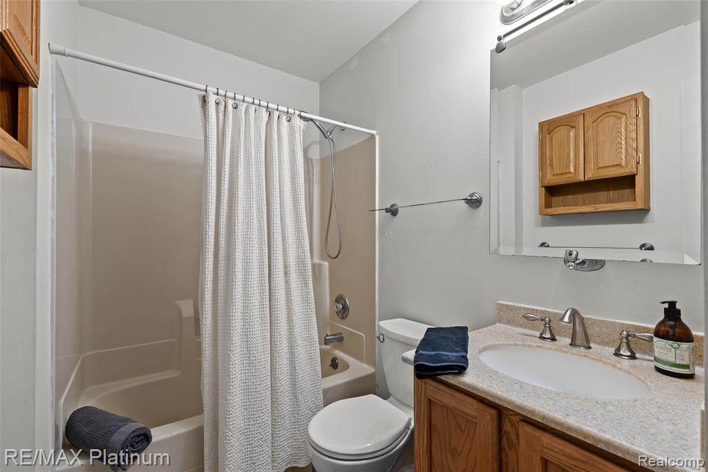 506 Foxfire Drive, Howell, MI 48843 — Photo 30