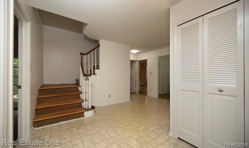 4259 Pinecroft Court, West Bloomfield, MI — Photo 32