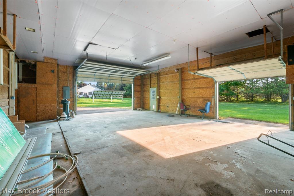 2165 Oakwood Road, Ortonville, MI 48462 — Photo 57