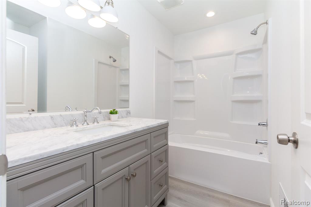 500 N CONKLIN Road, Lake Orion, MI 48362 — Photo 32