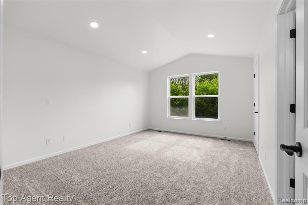 907 Deer Valley Road, Holly, MI 48442 — Photo 21