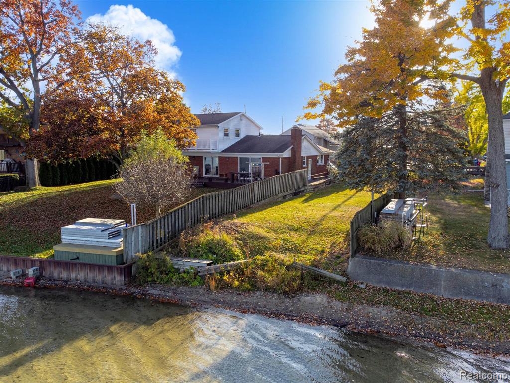 5404 SARVIS Avenue, Waterford, MI 48327 — Photo 4