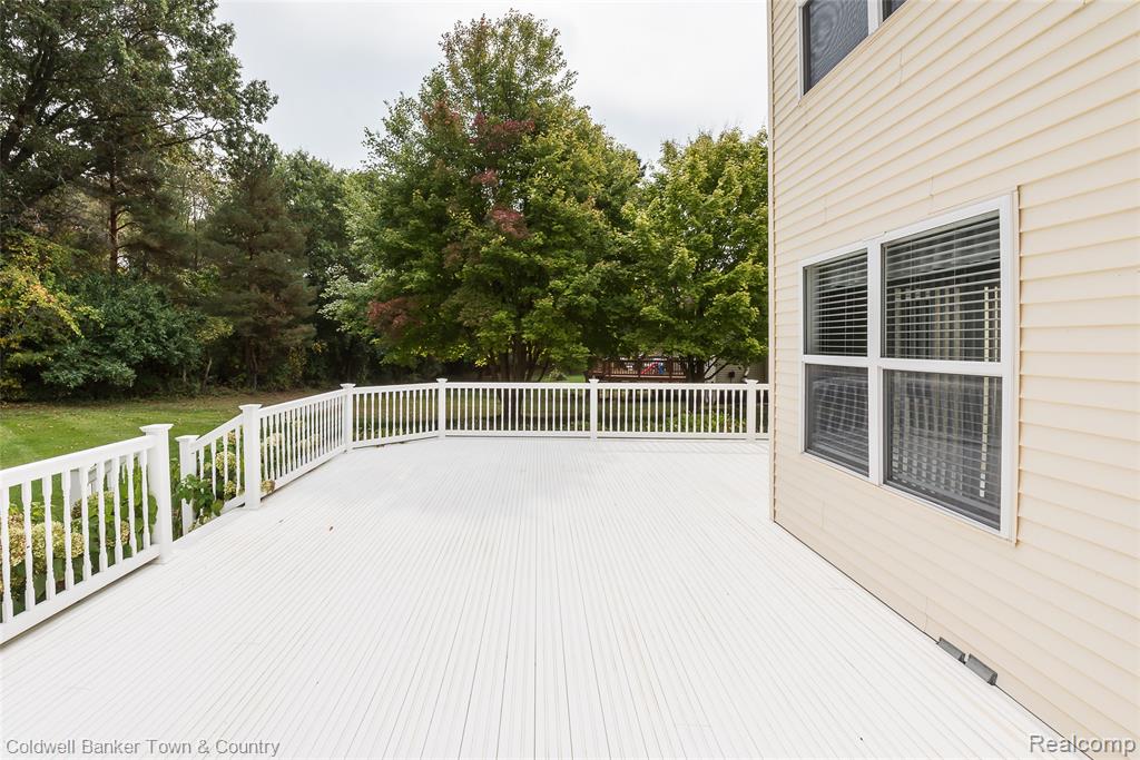 9344 Huron Park Drive, Brighton, MI 48116 — Photo 43