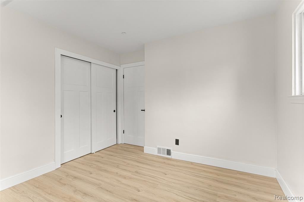 6981 Amboy Street, Dearborn Heights, MI 48127 — Photo 14