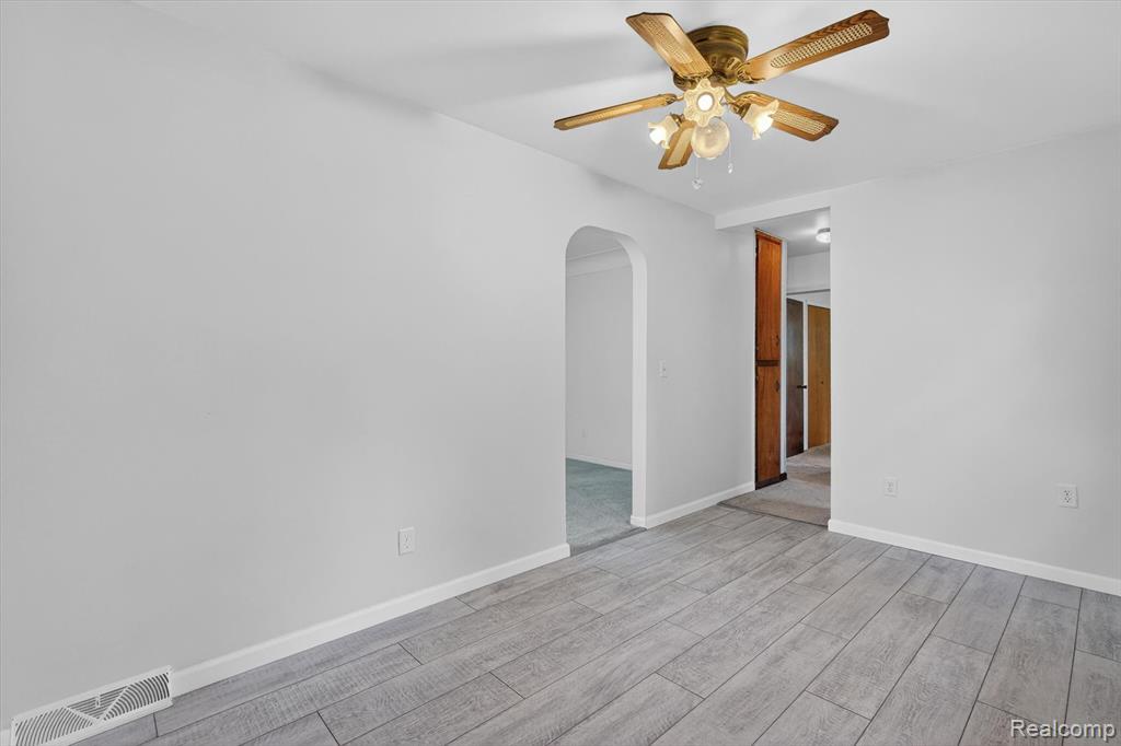 403 Pond Street, Pinckney, MI 48169 — Photo 12