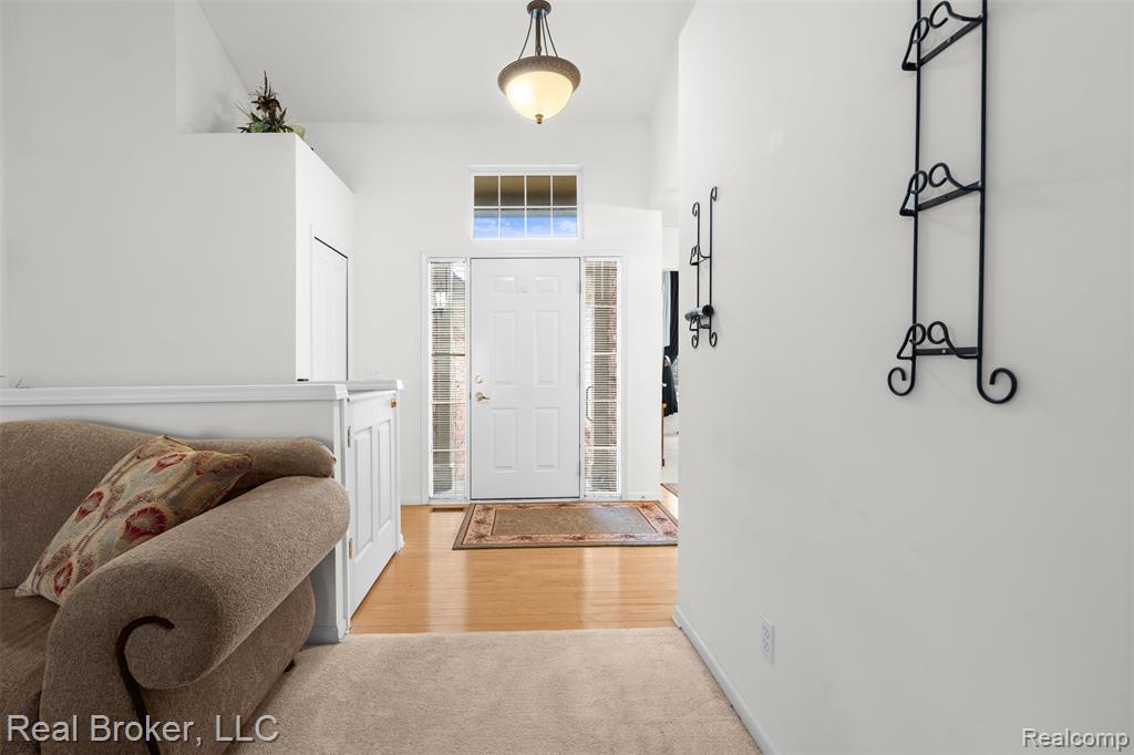 5776 Woodview Drive, 6, Sterling Heights, MI 48314 — Photo 6