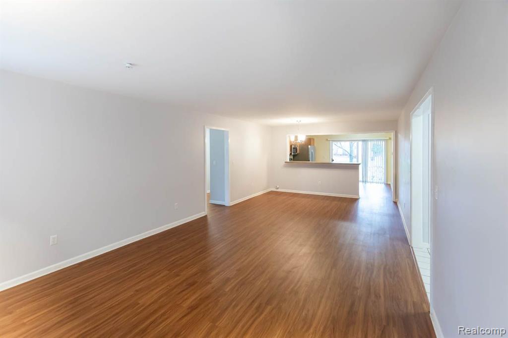 28460 CARLTON WAY Drive, Novi, MI 48377 — Photo 13