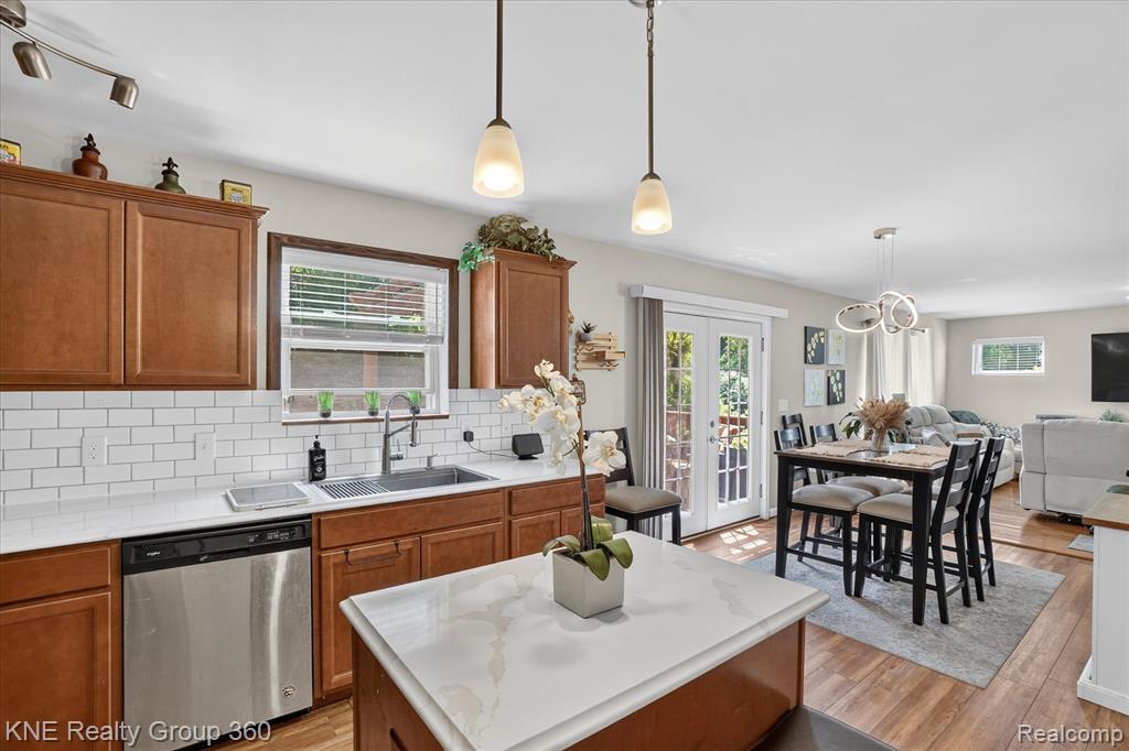 7067 Glenmeadow Court, Grand Blanc, MI 48439 — Photo 20