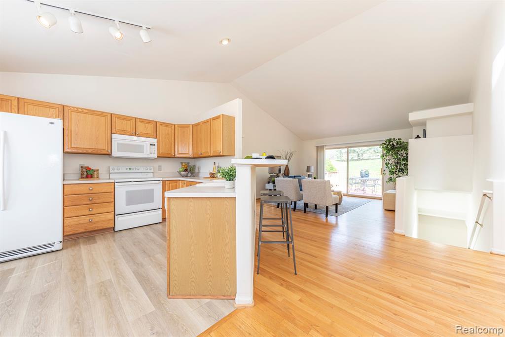 4036 BOULDER POND Drive, 15, Ann Arbor, MI 48108 — Photo 13