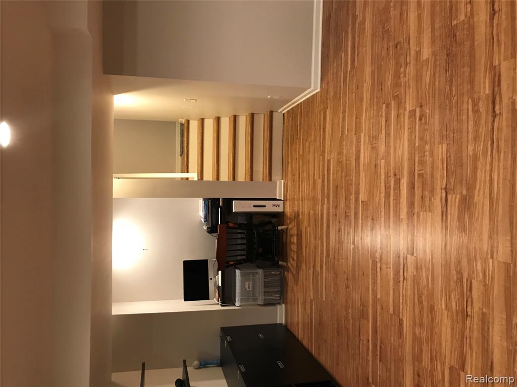 420 James Circle, Royal Oak, MI 48067 — Photo 15