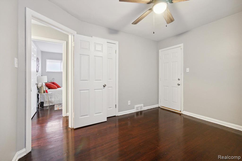 6445 LONDON Street, Detroit, MI 48221 — Photo 28