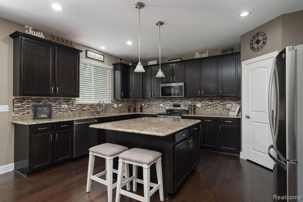 5657 GOLF POINTE Drive, Clarkston, MI 48348 — Photo 11