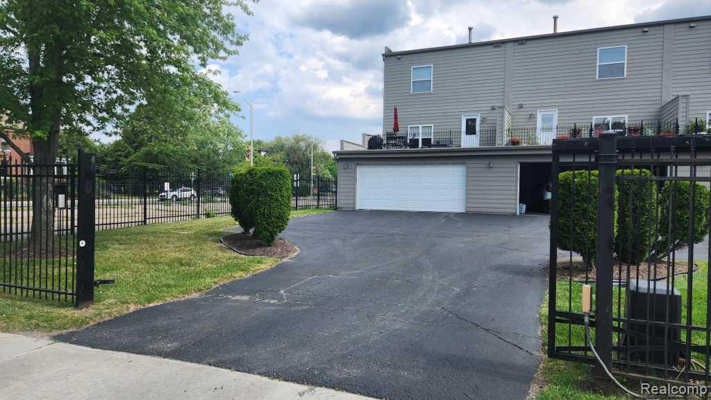 309 E Ferry Street, 8 EAST BUILDING, Detroit, MI 48202 — Photo 34