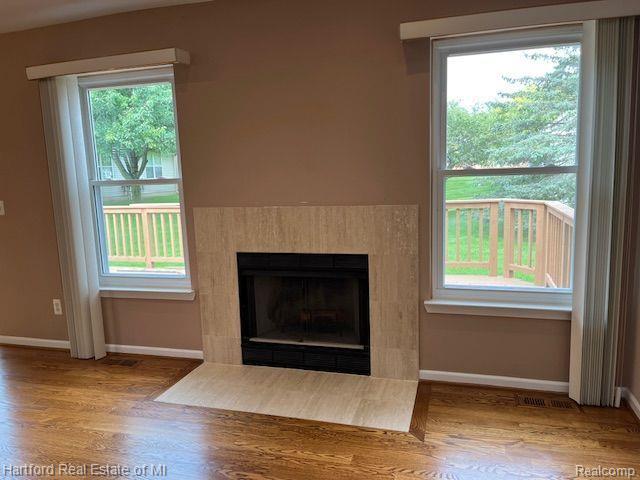 395 WOODVALE Drive, Walled Lake, MI 48390 — Photo 5