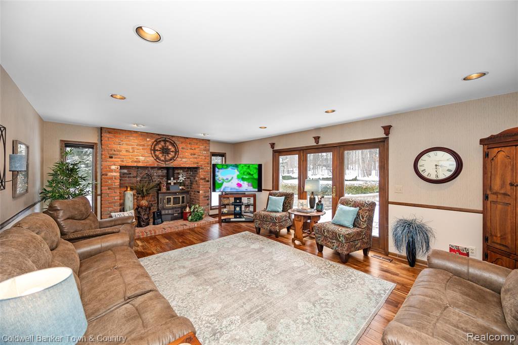 9711 Birch Run, Brighton, MI 48114 — Photo 34