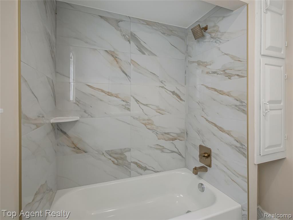 20580 21 Mile Road, Macomb, MI 48044 — Photo 19