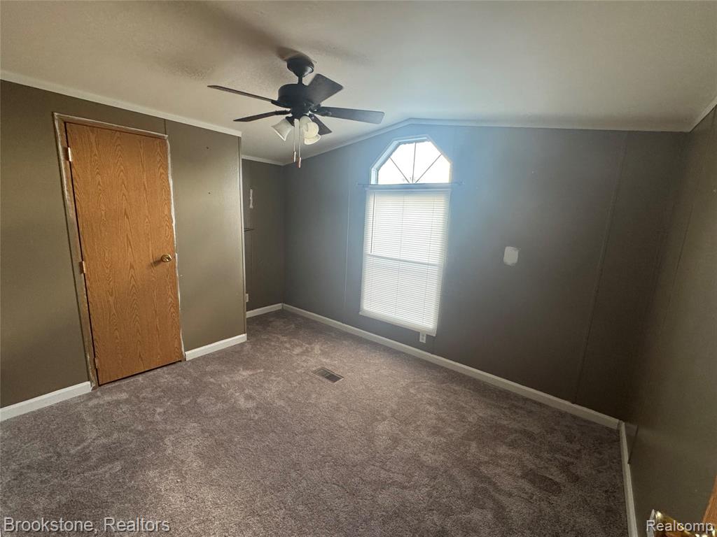 48574 Lakeview E, Shelby Twp, MI 48317 — Photo 9