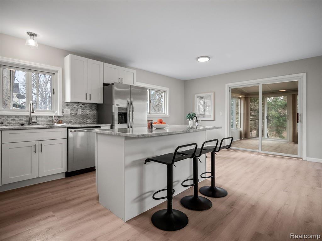 410 S Squirrel Road, Auburn Hills, MI 48326 — Photo 16