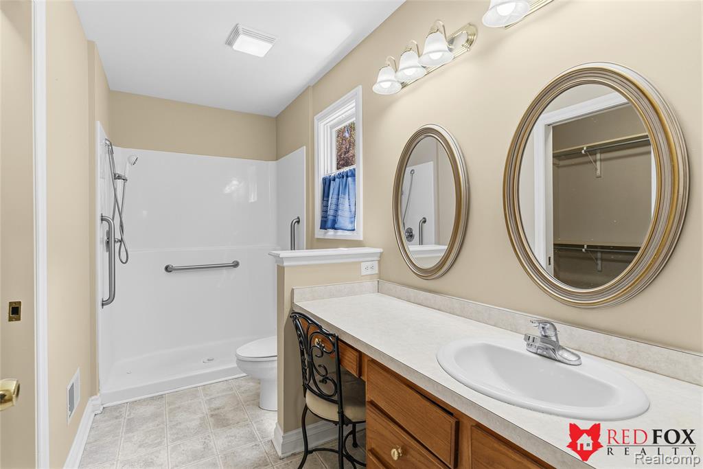 1199 Creek View Court, Burton, MI 48509 — Photo 18