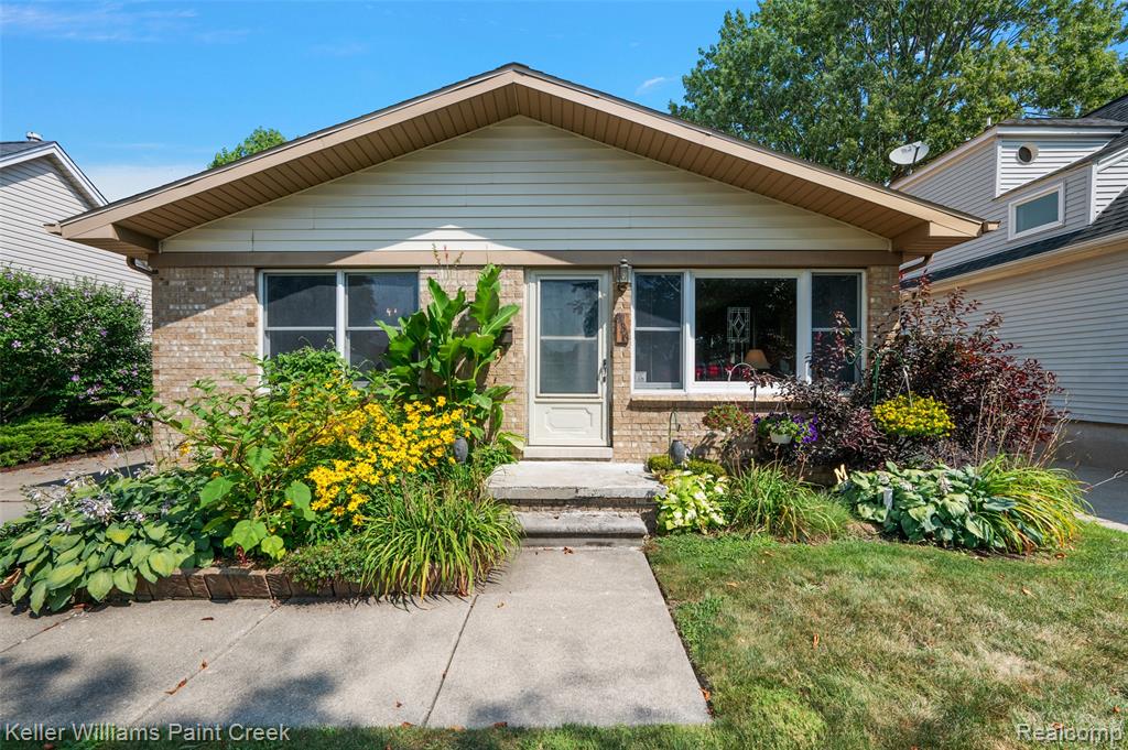 436 Orchard Street, Wyandotte, MI 48192 — Photo 5