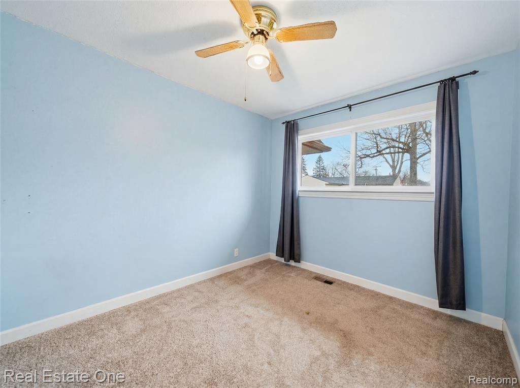 2276 Lakewood Way, Pinckney, MI 48169 — Photo 22