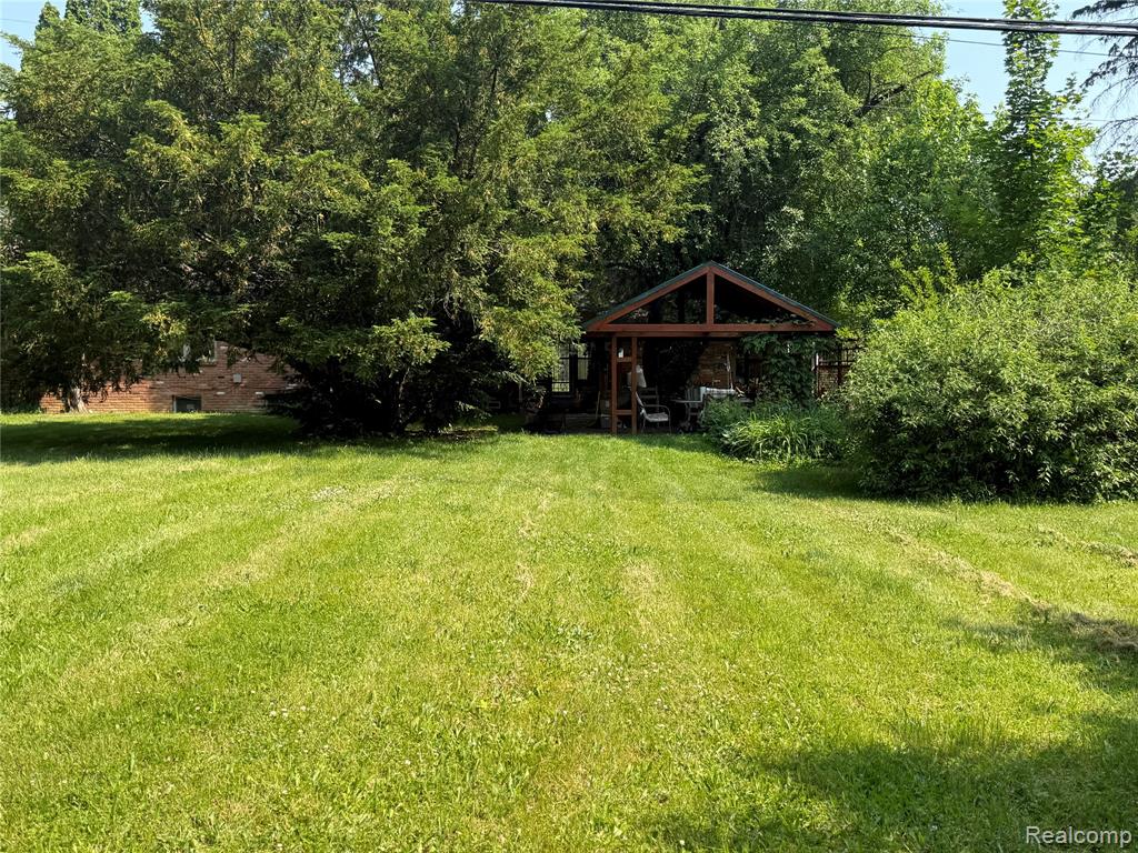 6715 Elizabeth Lake Road, Waterford, MI 48327 — Photo 28