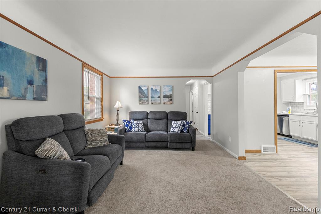 8904 Becker Avenue, Allen Park, MI 48101 — Photo 5