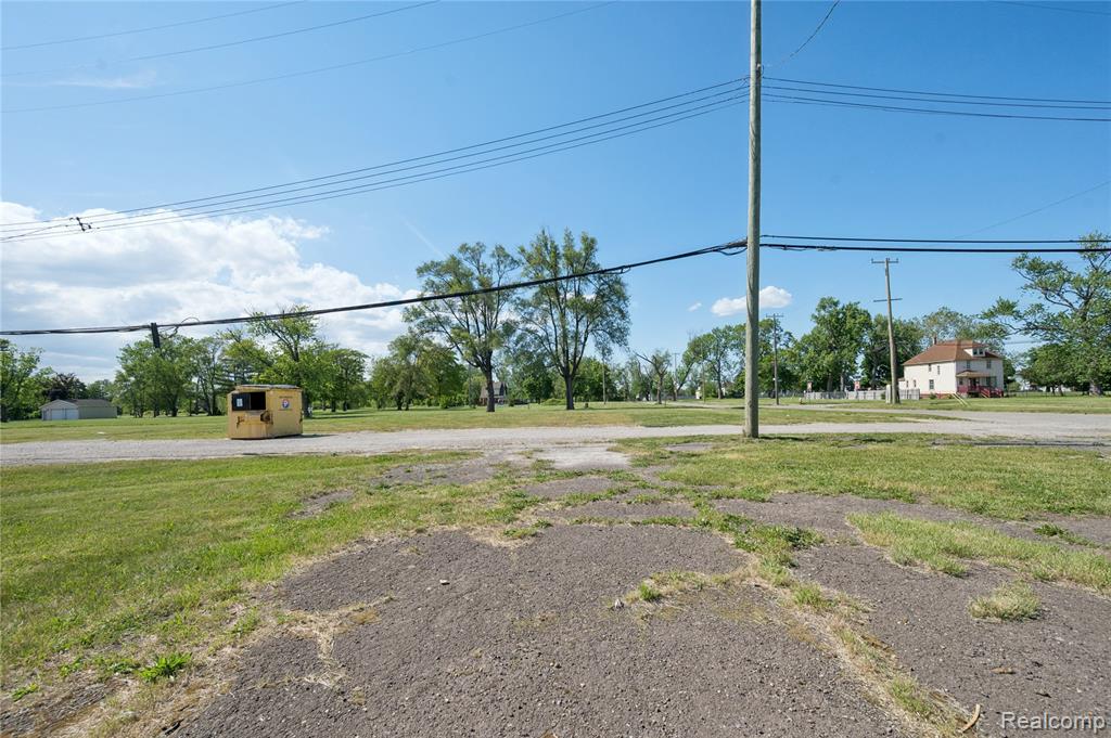 300 Oakwood, Detroit, MI 48217 — Photo 10