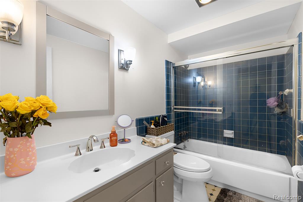 8855 Ferry Road, Grosse Ile, MI 48138 — Photo 19