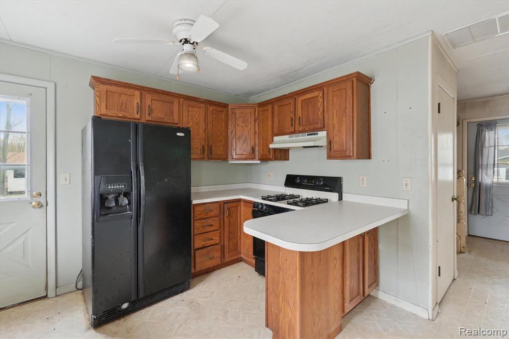 811 HOWELL Avenue, Adrian, MI 49221 — Photo 15