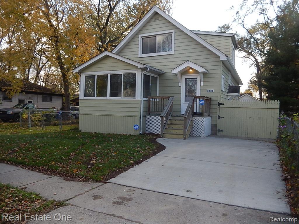 7060 ORCHARD Avenue, Warren, MI 48091 — front exterior