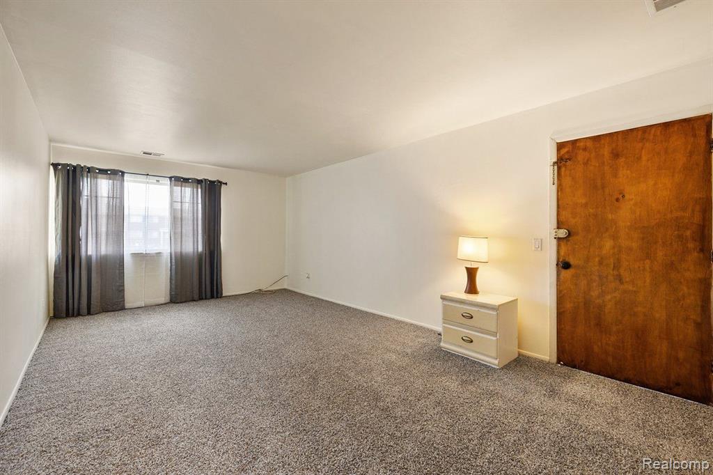 8270 CRESTVIEW Drive, C7, Sterling Heights, MI 48312 — Photo 7