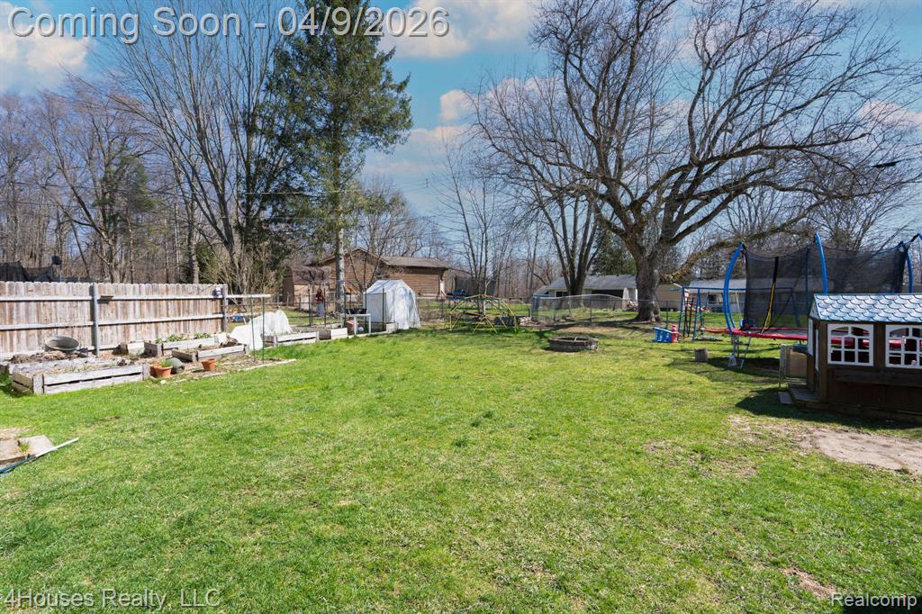 516 E Glass Road, Ortonville, MI 48462 — Photo 10