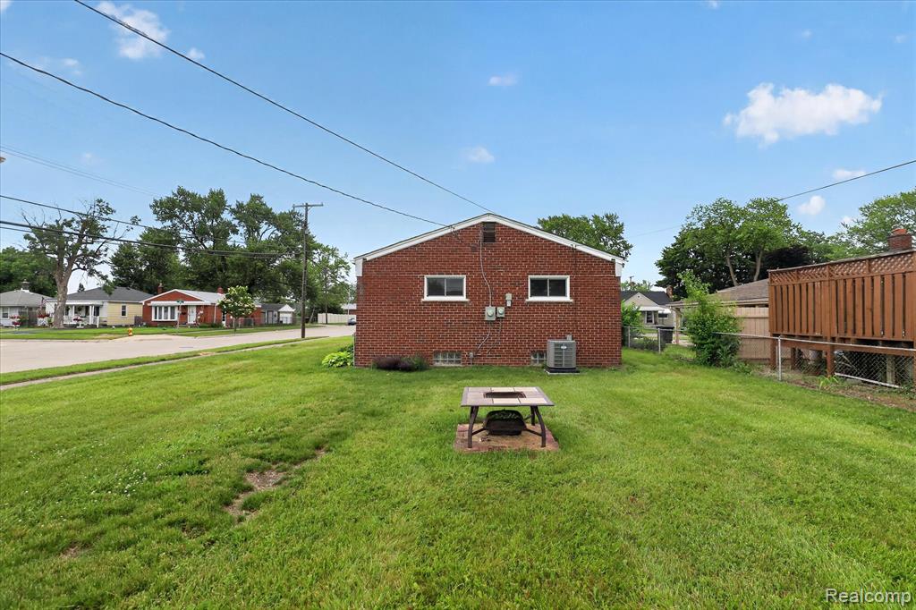 18514 Ray Street, Riverview, MI 48193 — Photo 25